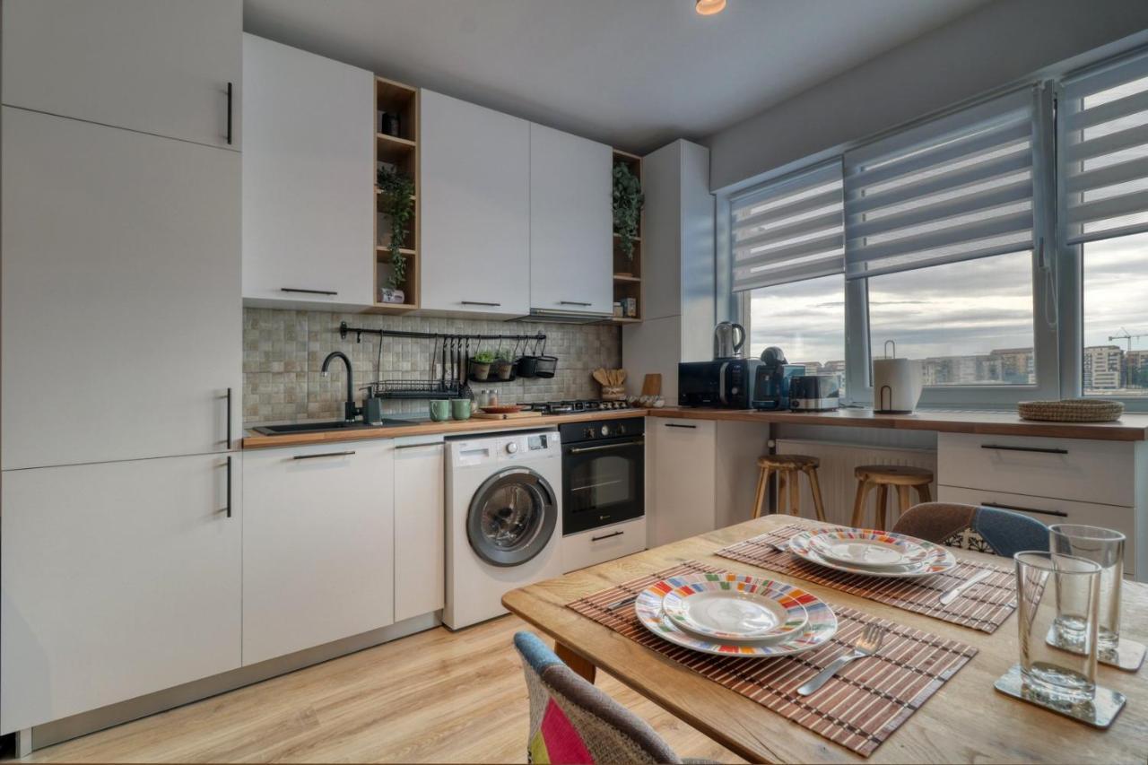 Homie Studio Apartment - Private Parking - Self Check-In Bucarest Esterno foto