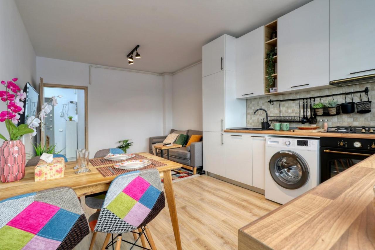 Homie Studio Apartment - Private Parking - Self Check-In Bucarest Esterno foto