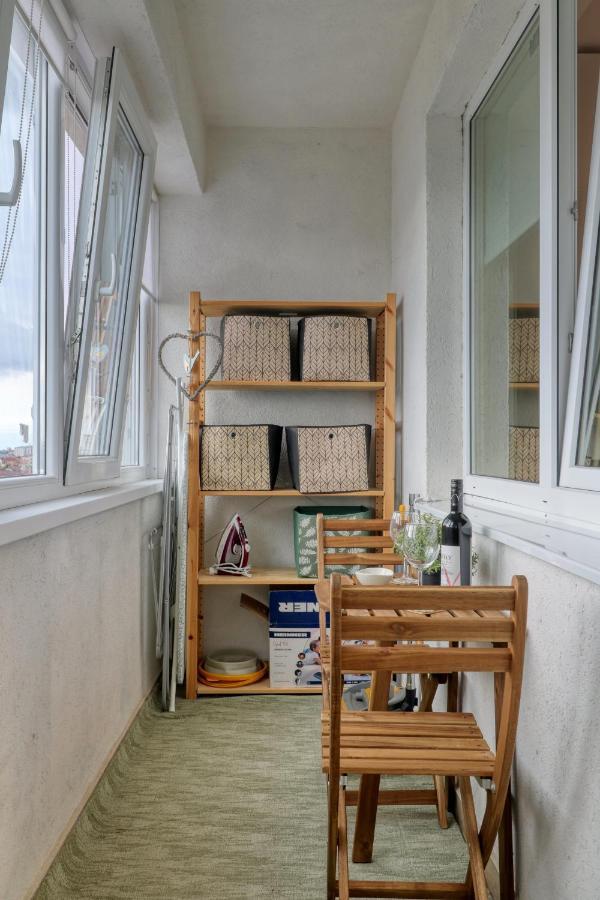 Homie Studio Apartment - Private Parking - Self Check-In Bucarest Esterno foto