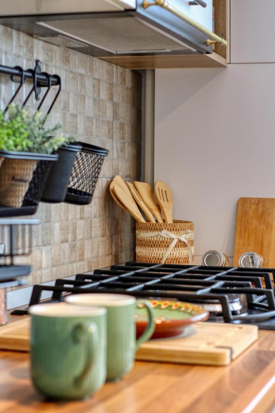 Homie Studio Apartment - Private Parking - Self Check-In Bucarest Esterno foto