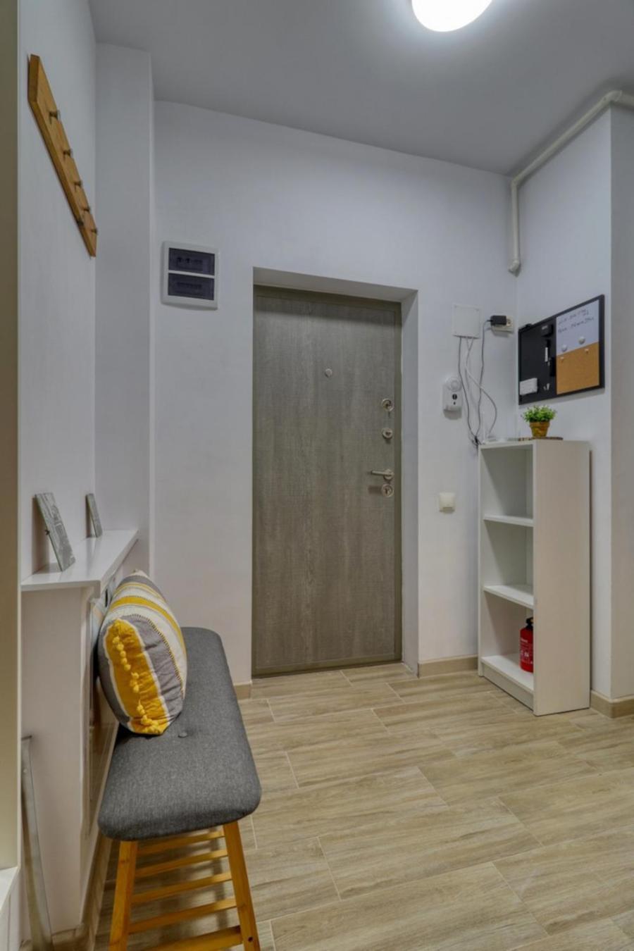 Homie Studio Apartment - Private Parking - Self Check-In Bucarest Esterno foto