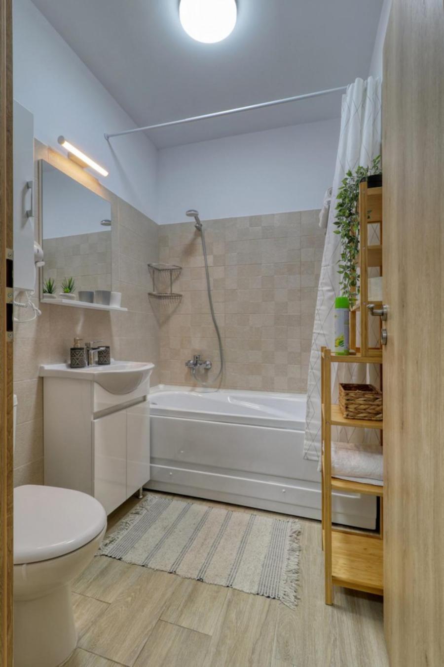 Homie Studio Apartment - Private Parking - Self Check-In Bucarest Esterno foto