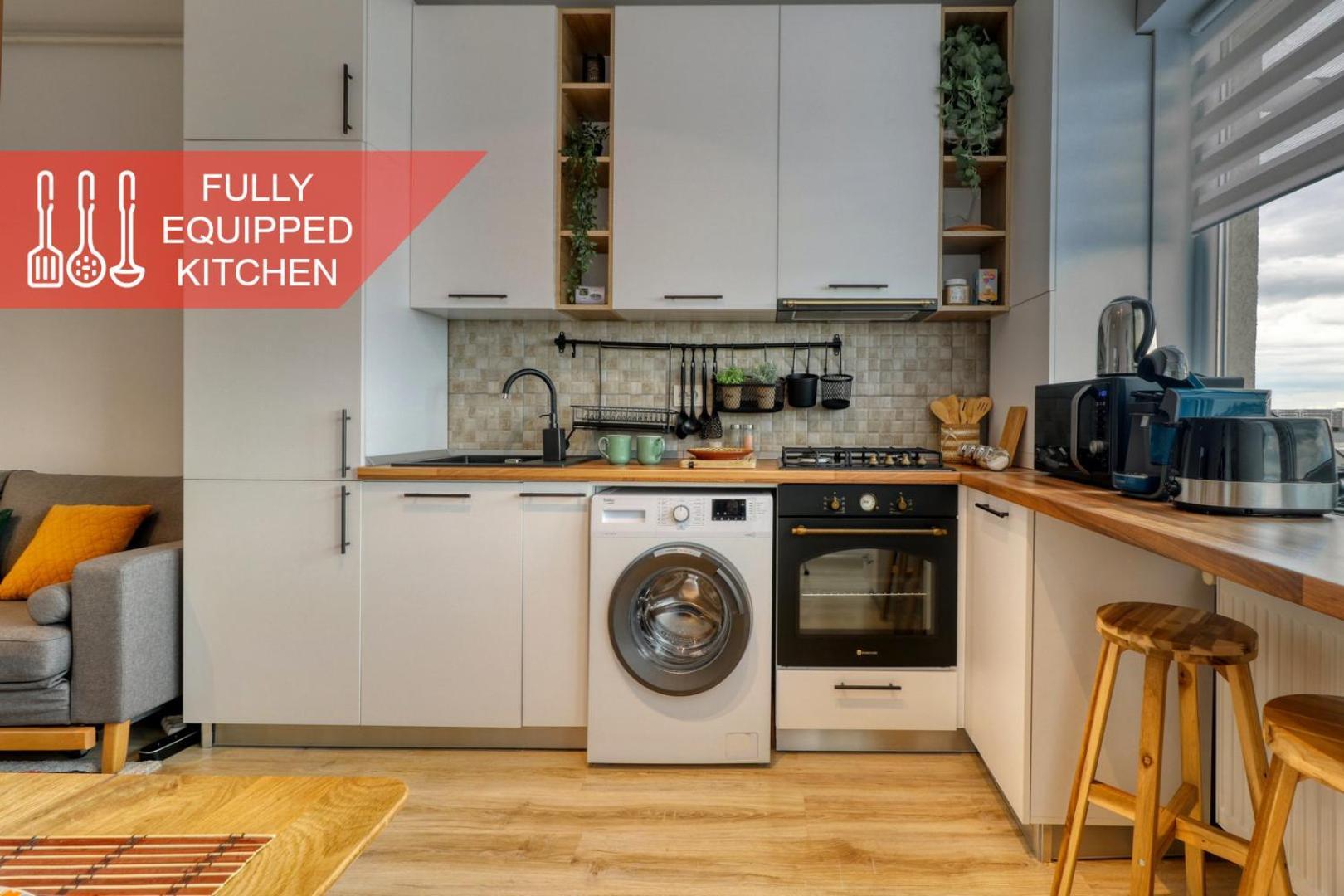 Homie Studio Apartment - Private Parking - Self Check-In Bucarest Esterno foto