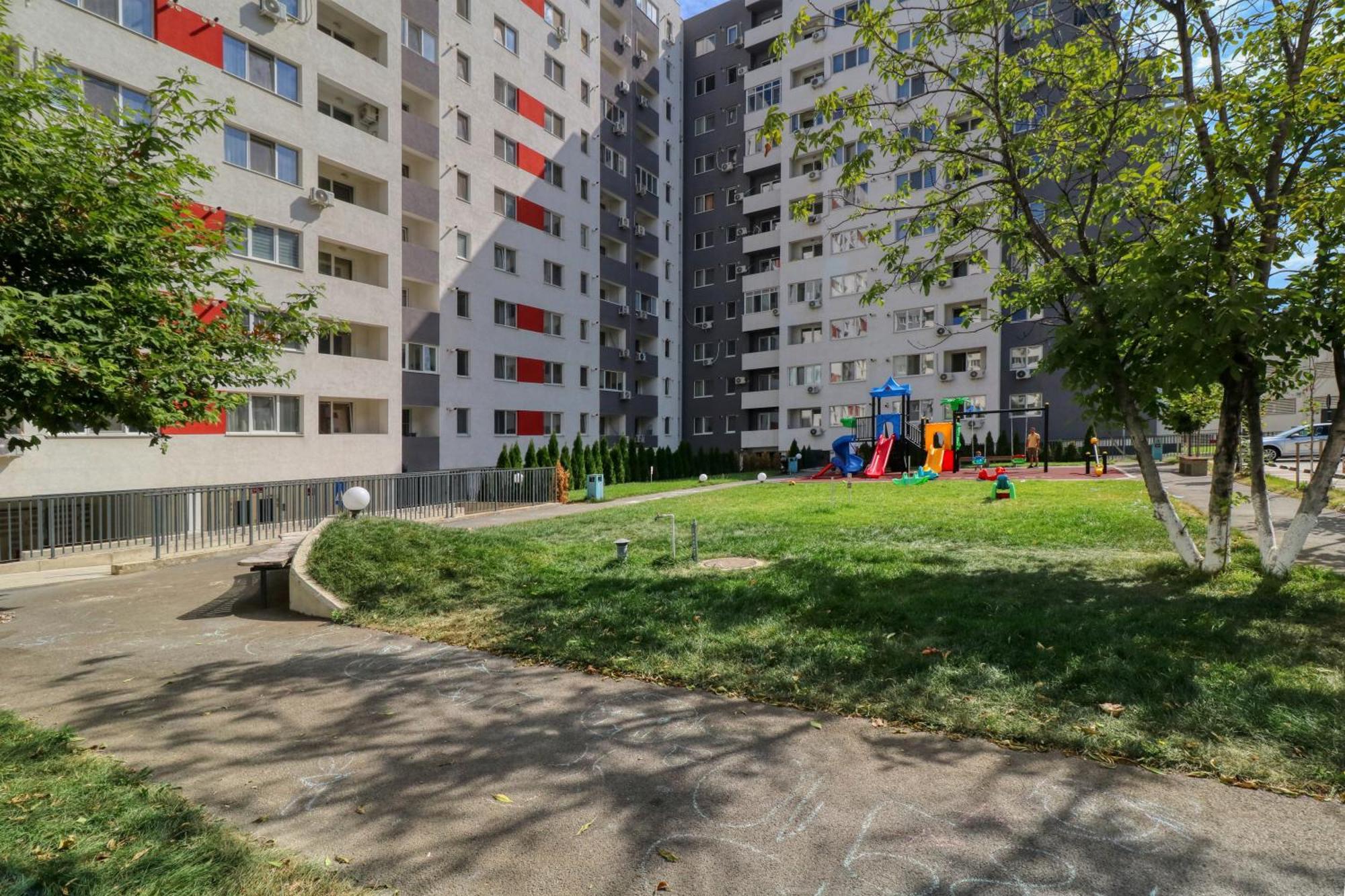 Homie Studio Apartment - Private Parking - Self Check-In Bucarest Esterno foto
